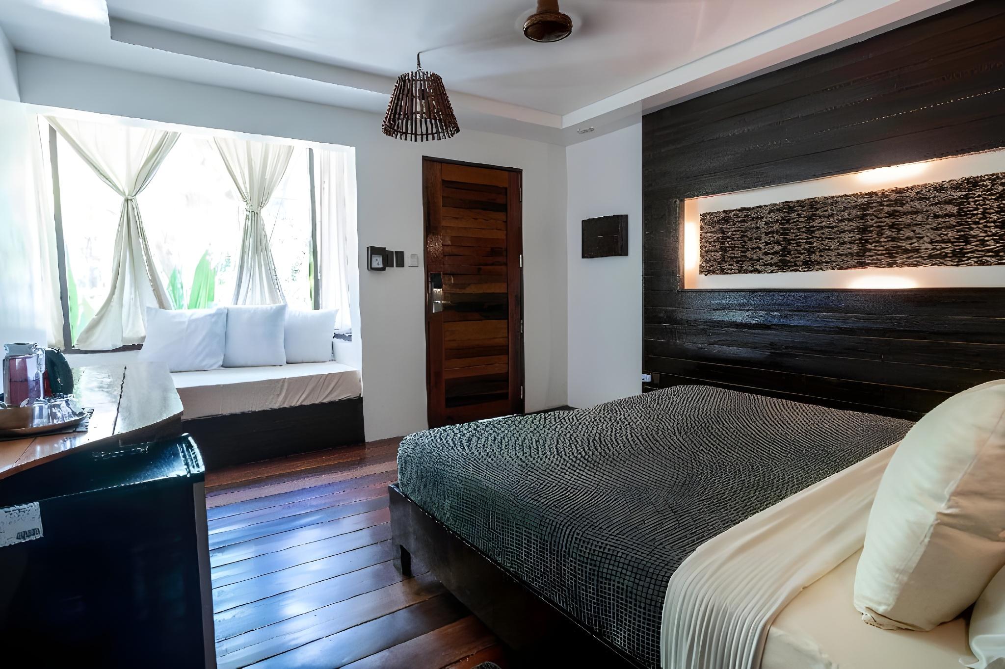 Garden, King Bed