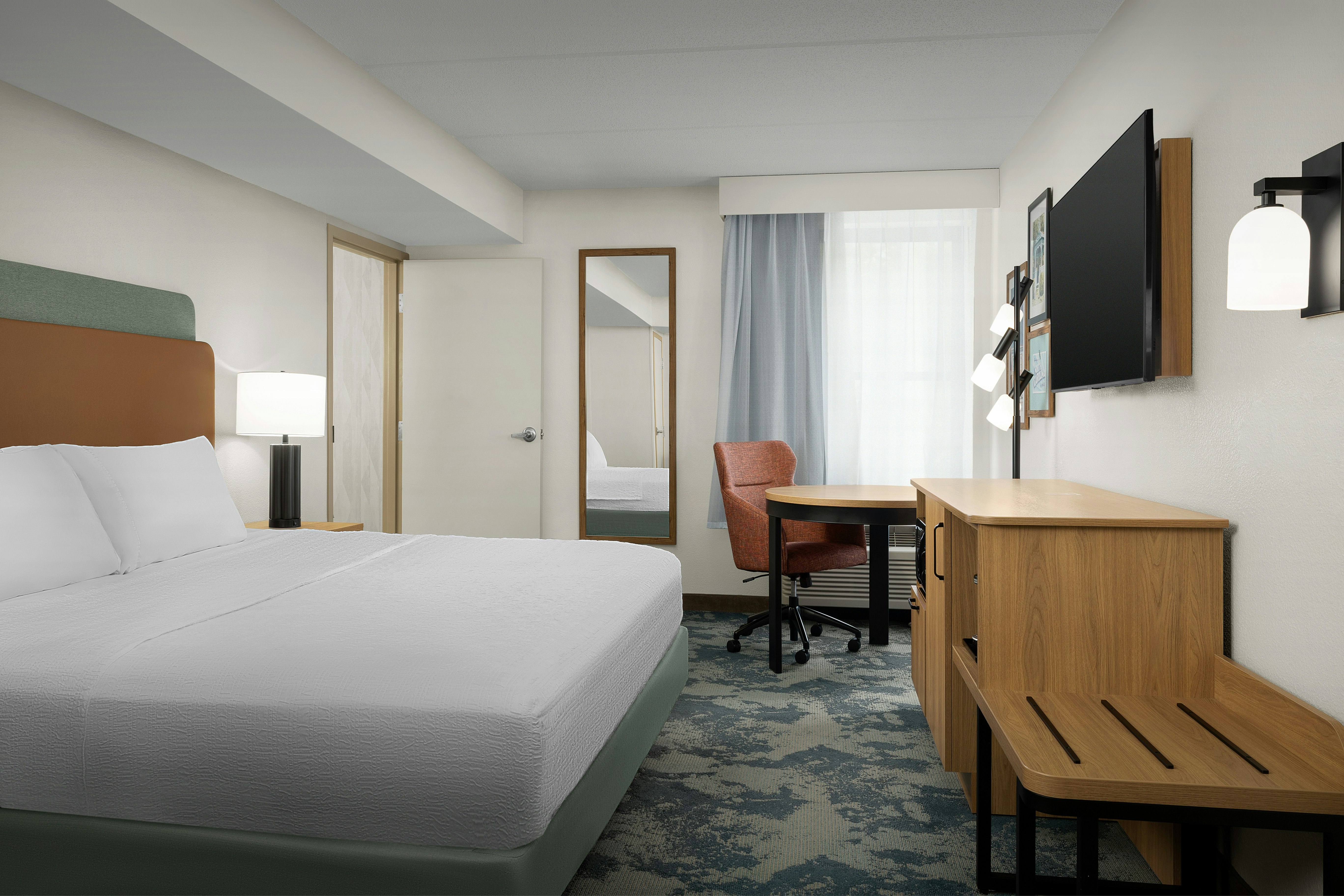 ROOM, KING BED, ACCESSIBLE