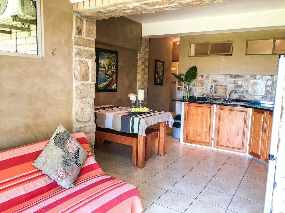 Ingwenya Lodge 6/50