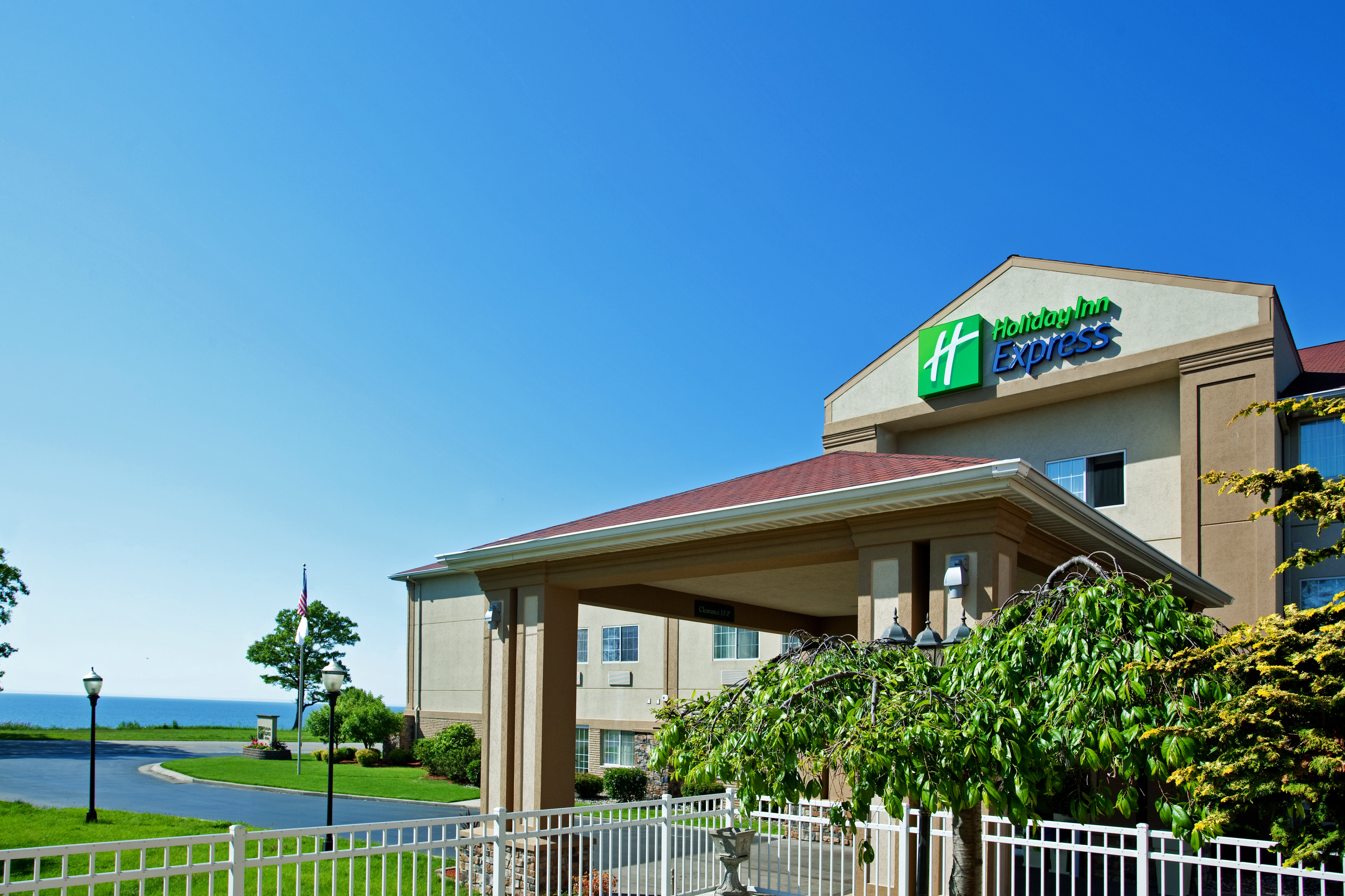 Holiday Inn Express Suites St Joseph 5/69