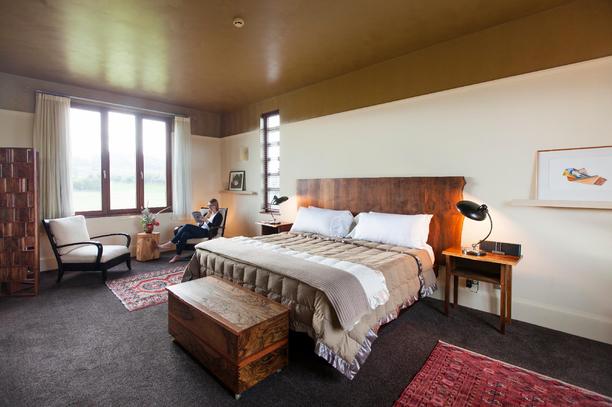 Lodge, Suite