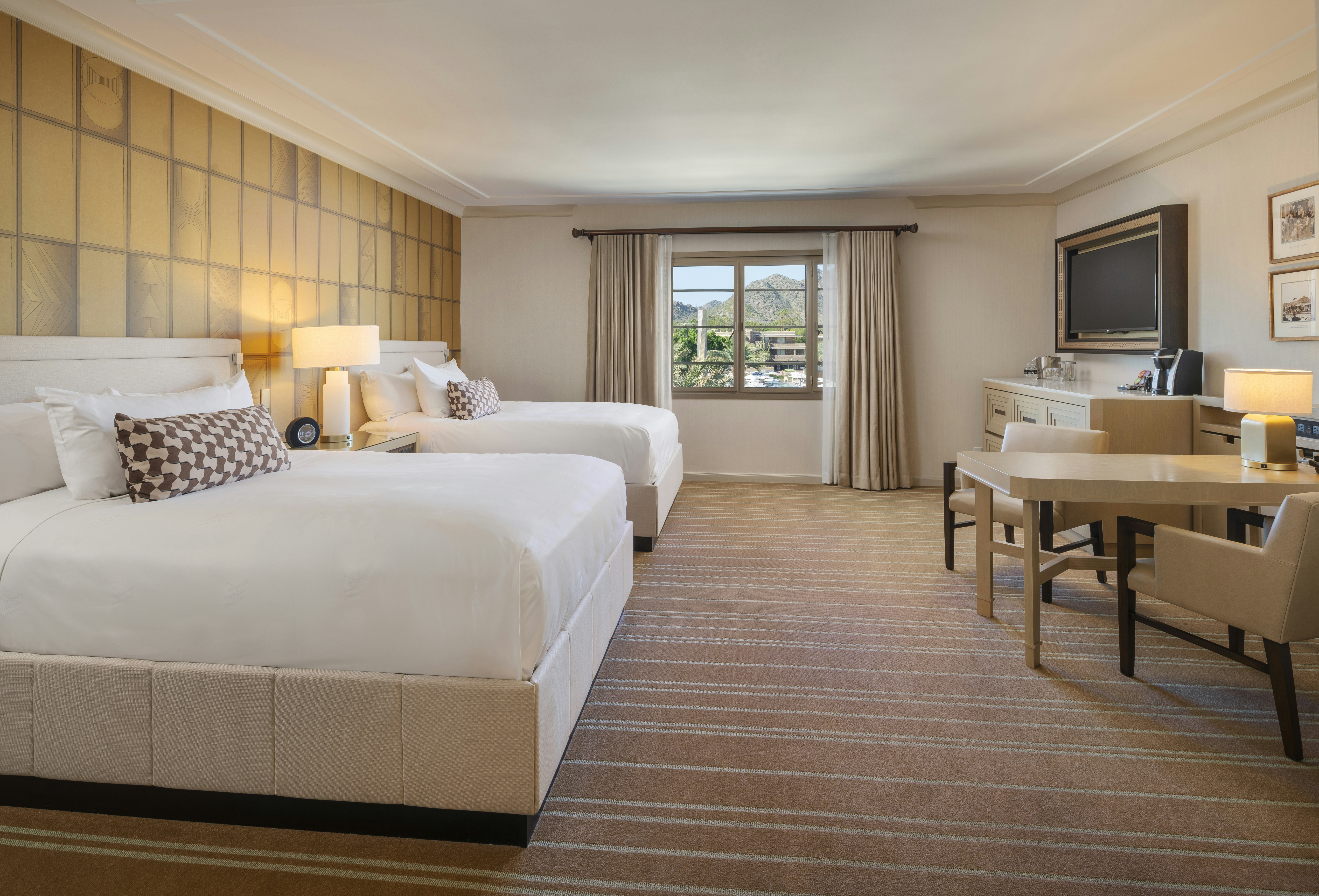 RESORT, 2 QUEEN BEDS