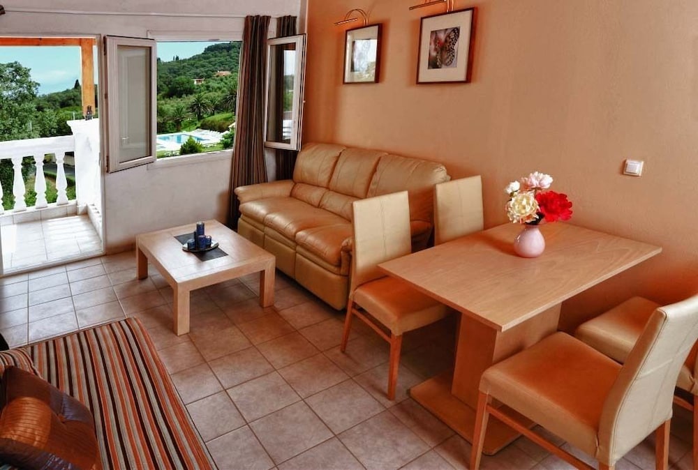 Rebeccas Village Corfu 26/50
