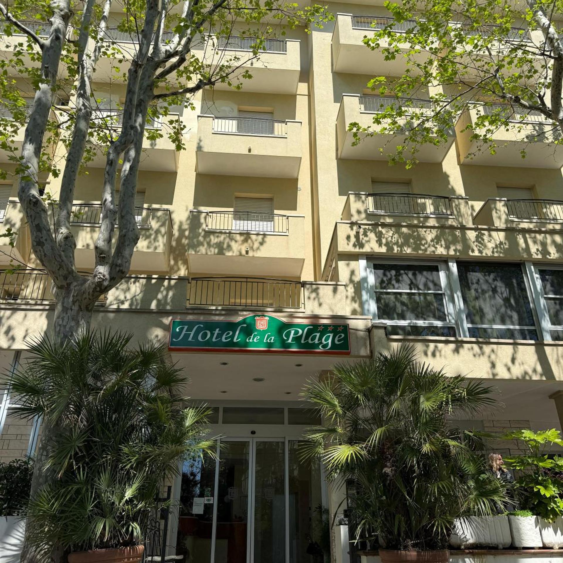 Hotel De La Plage 2/50