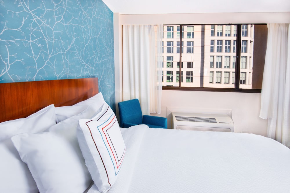 Fairfield Inn Suites By Marriott Charlotte Uptown 14/63