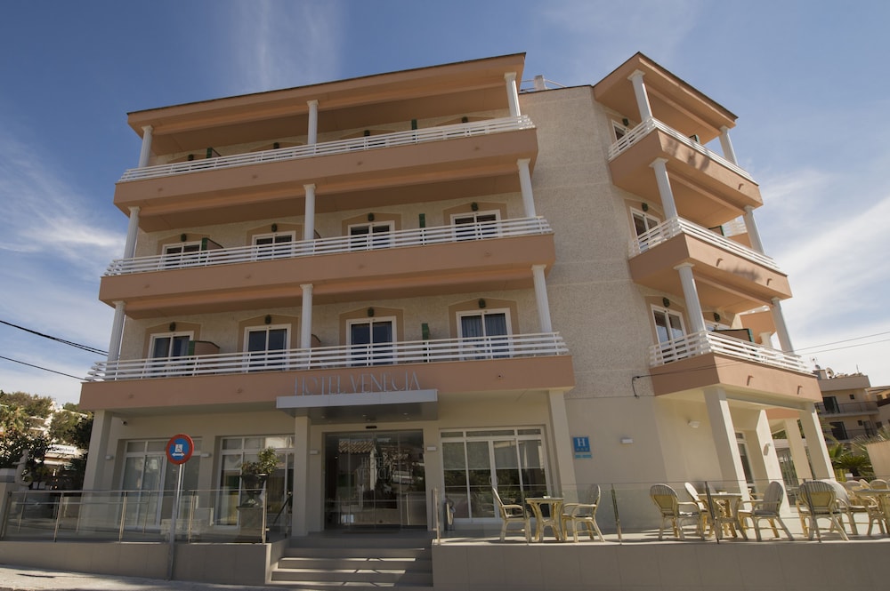Venecia Hotel 4/64