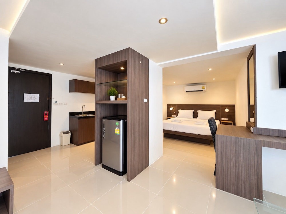 Oceanview Treasure Hotel & Residence 9/58