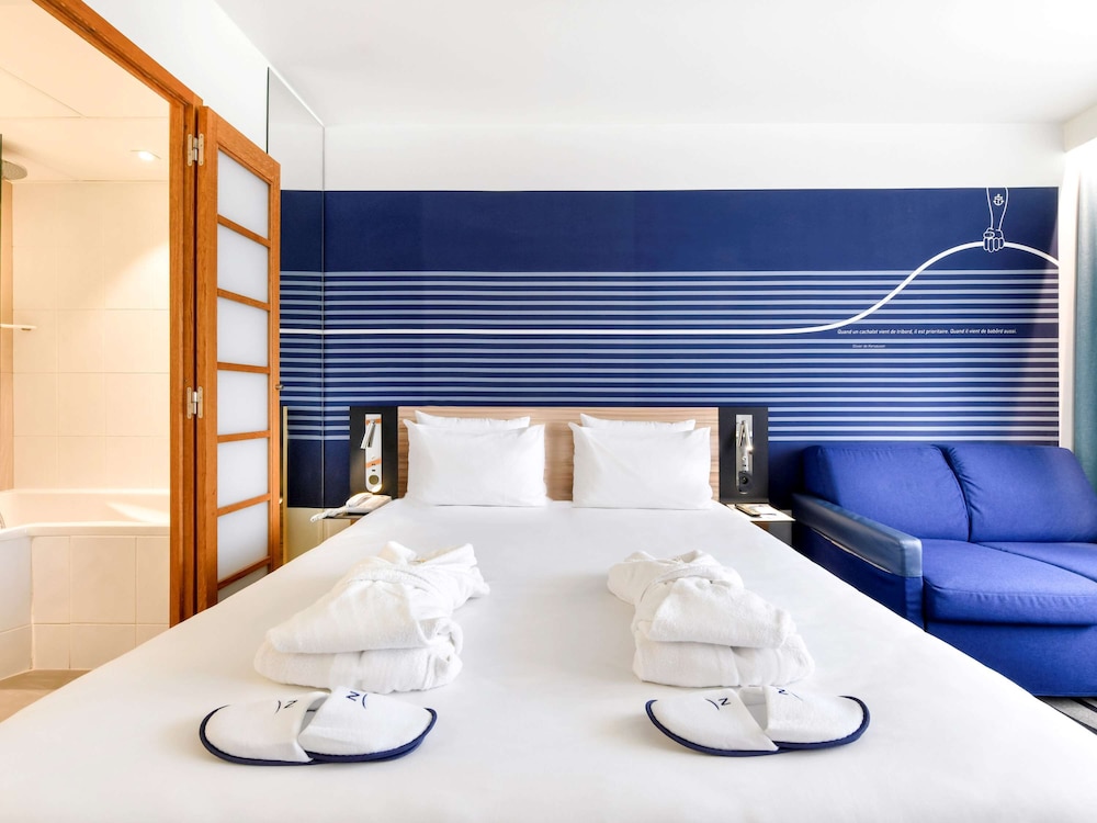 NOVOTEL LA ROCHELLE CENTRE 28/72