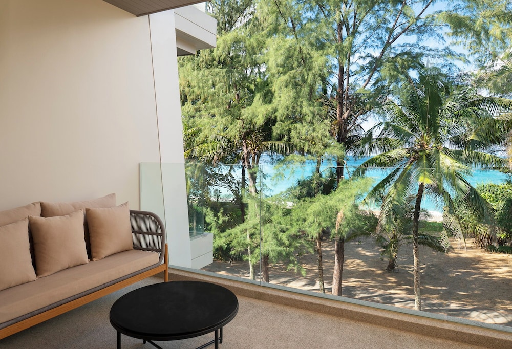Radisson Blu Resort, Phuket Mai Khao Beach 31/50