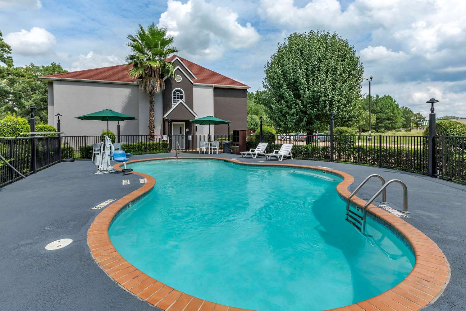Quality Inn & Suites Longview I-20 35/35