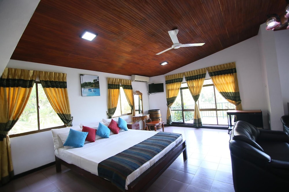 Oruthota Chalets 30/68
