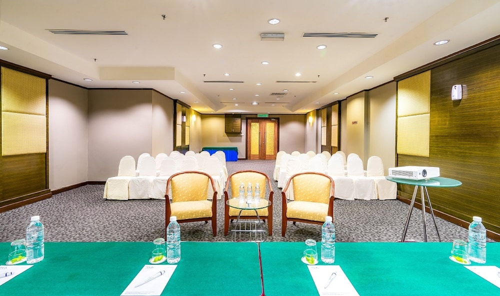 Crystal Crown Kuala Lumpur 48/59
