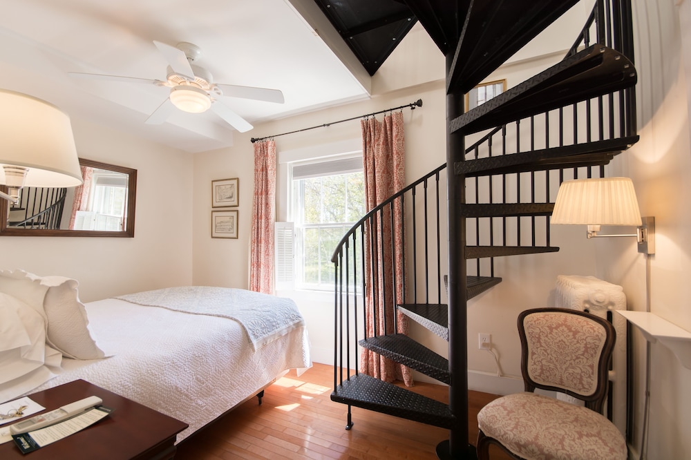 Marshall Slocum Inn 15/44