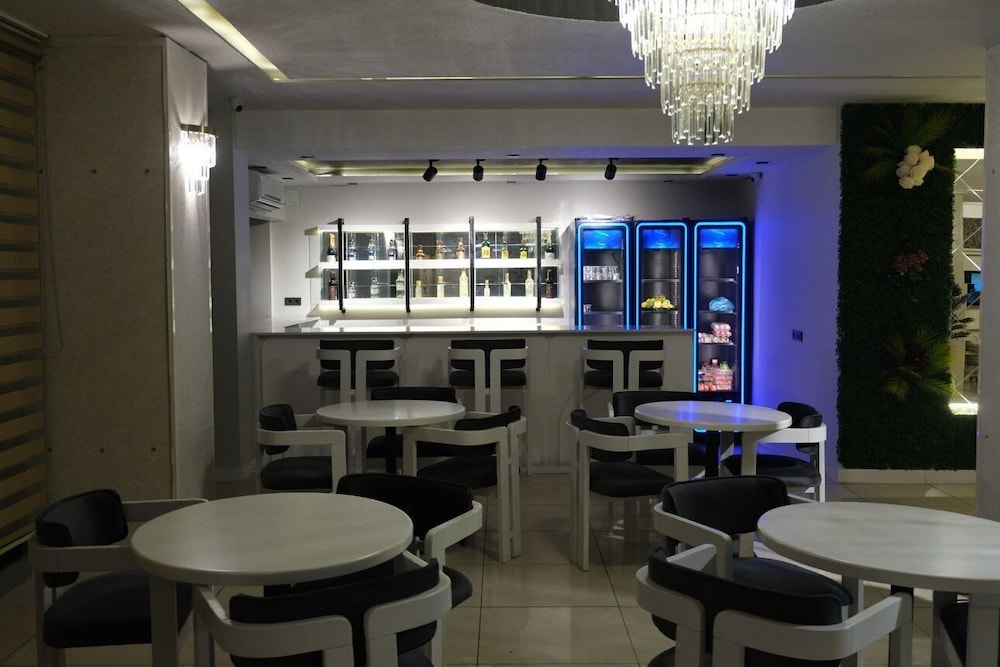 Grand Diamond Hotel 15/20