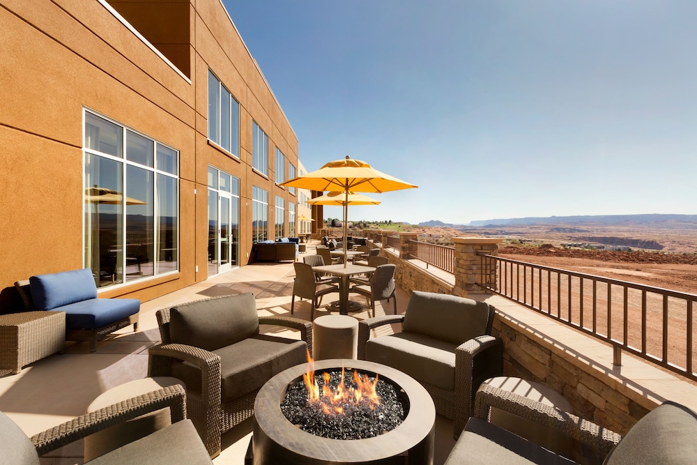 Hyatt Place Page/Lake Powell 35/64
