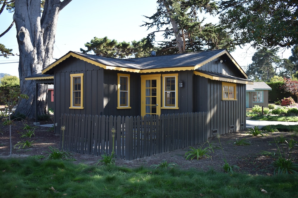Carmel River Inn 2/62