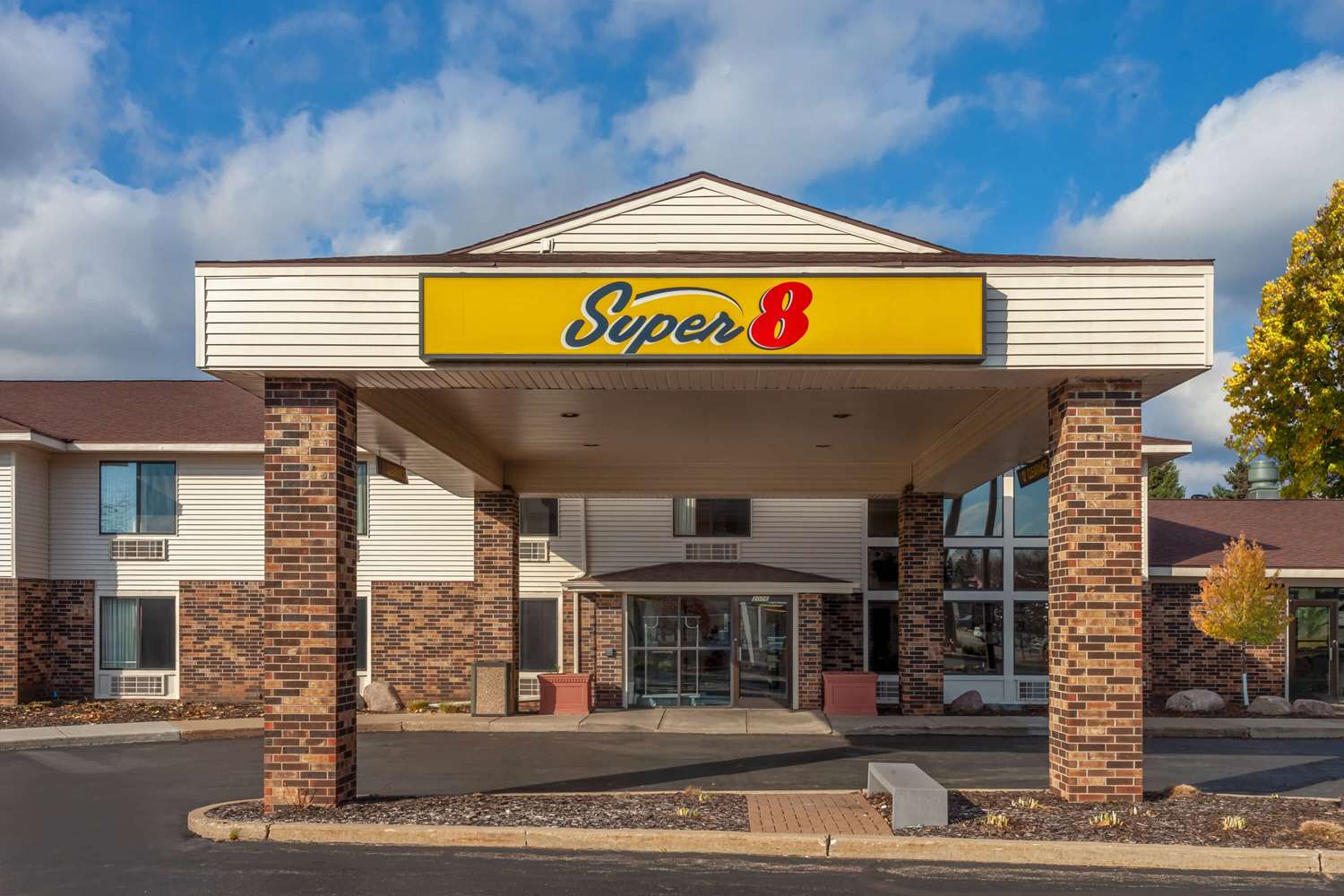 Super 8 by Wyndham Wausau 3/55