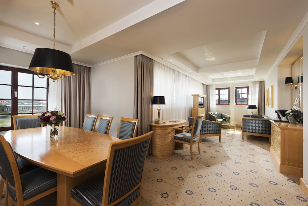 Maritim Hotel & Internationales Congress Center Dresden 49/75