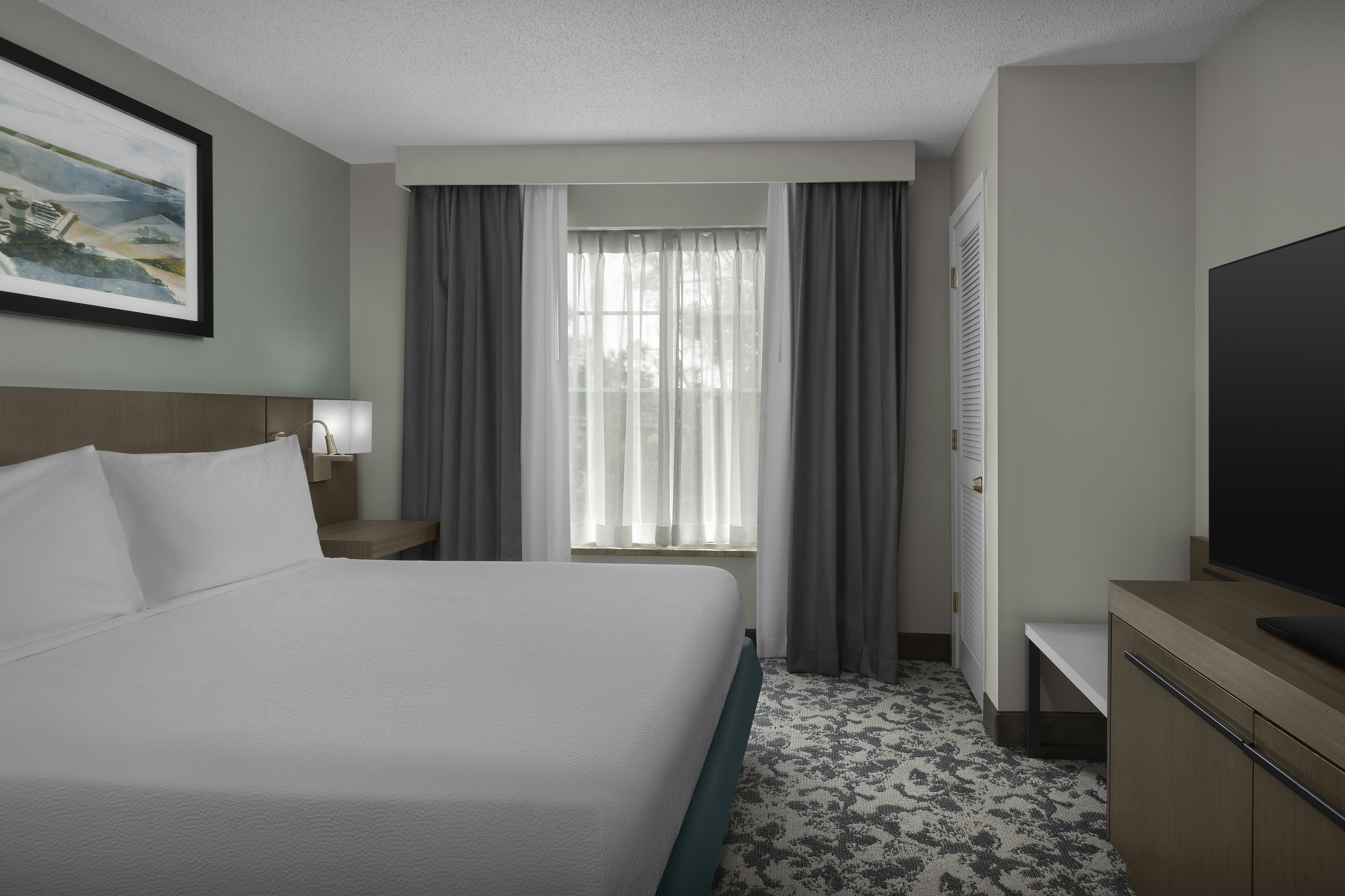 1 BEDROOM, MINI, SUITE, KING BED