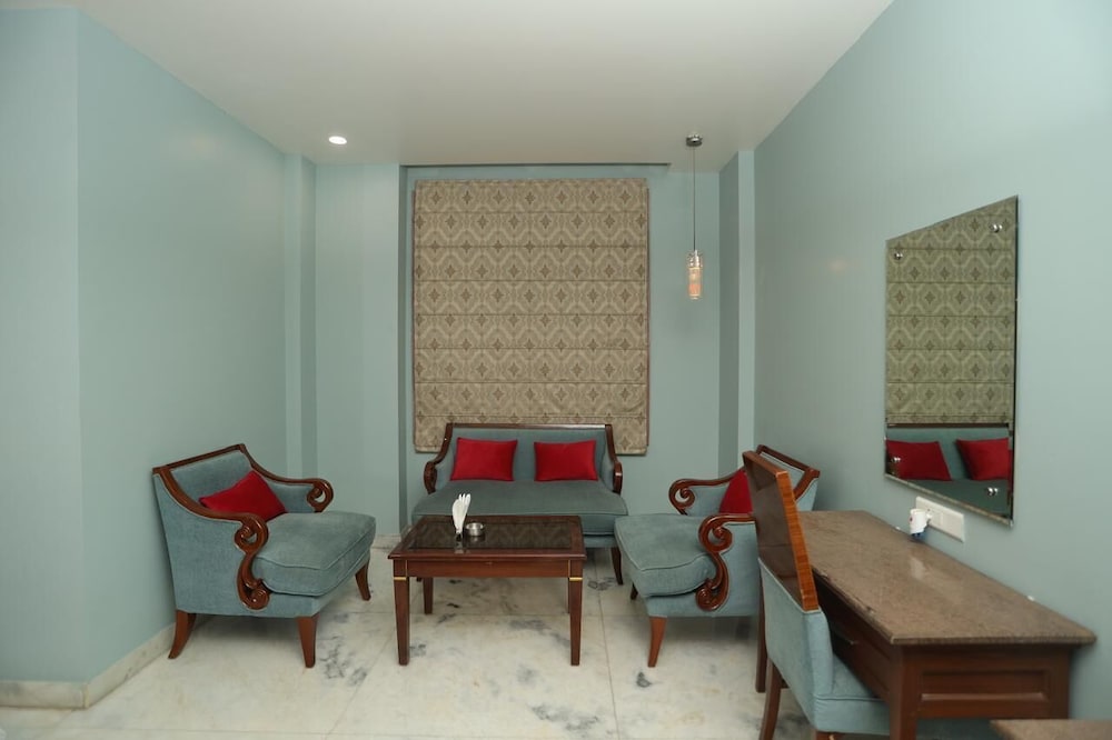 Leela Grande Hotel 28/50