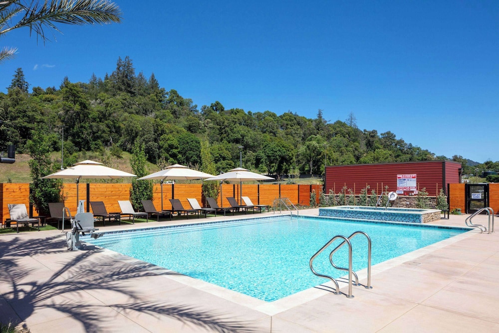 Wyndham Garden Redwood Valley/Ukiah 44/50