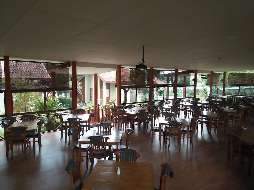 Ahadiat Hotel And Bungalow 35/50