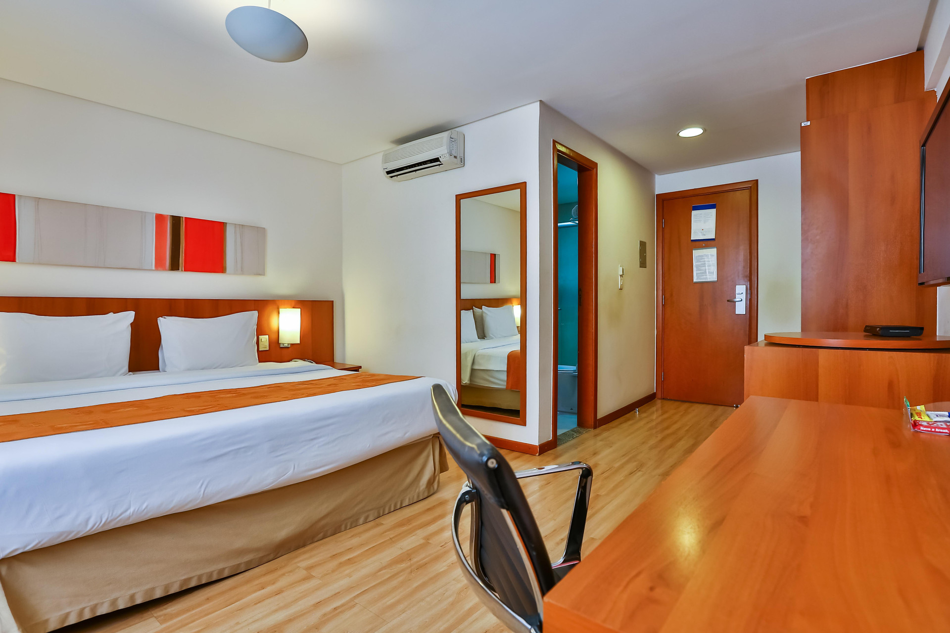 Standard, Double Bed, Side View