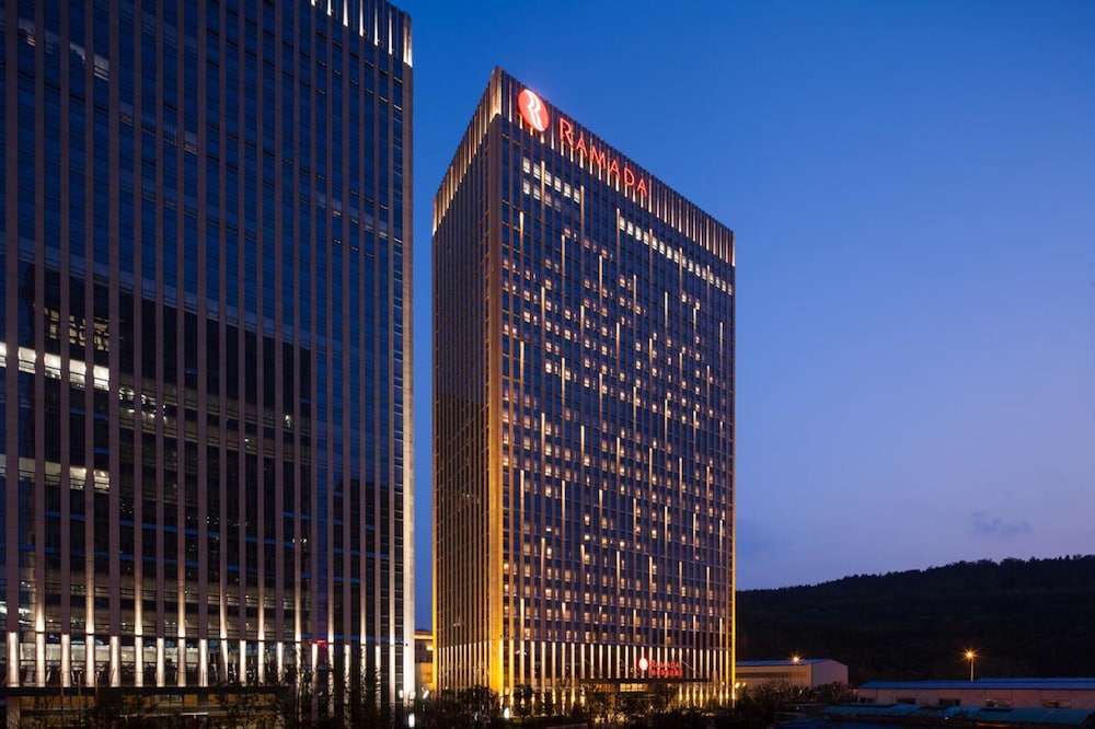 Ramada by Wyndham Jinan 1/15