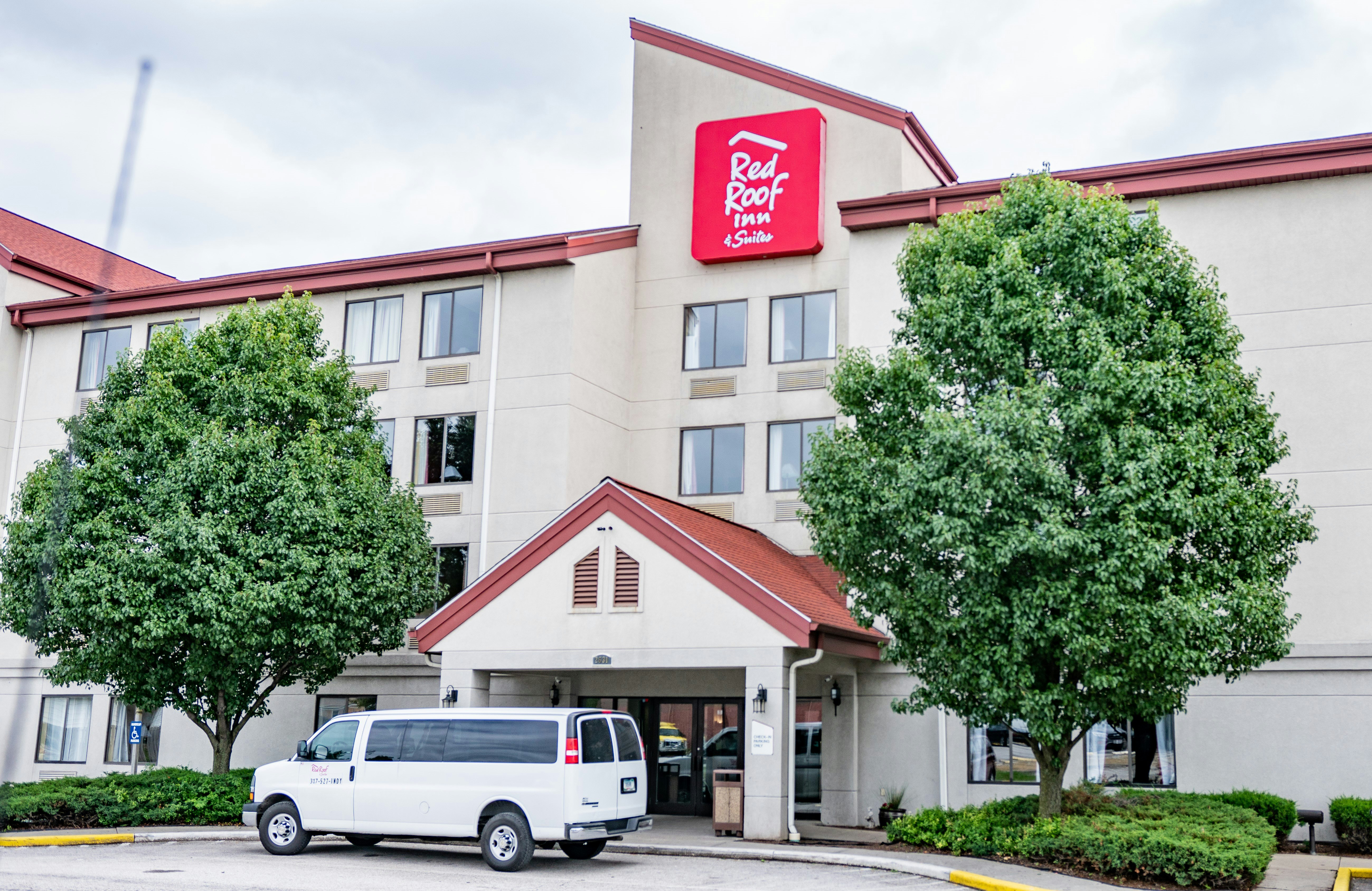 Red Roof Inn and Suites Indianapolis Airport 45/46