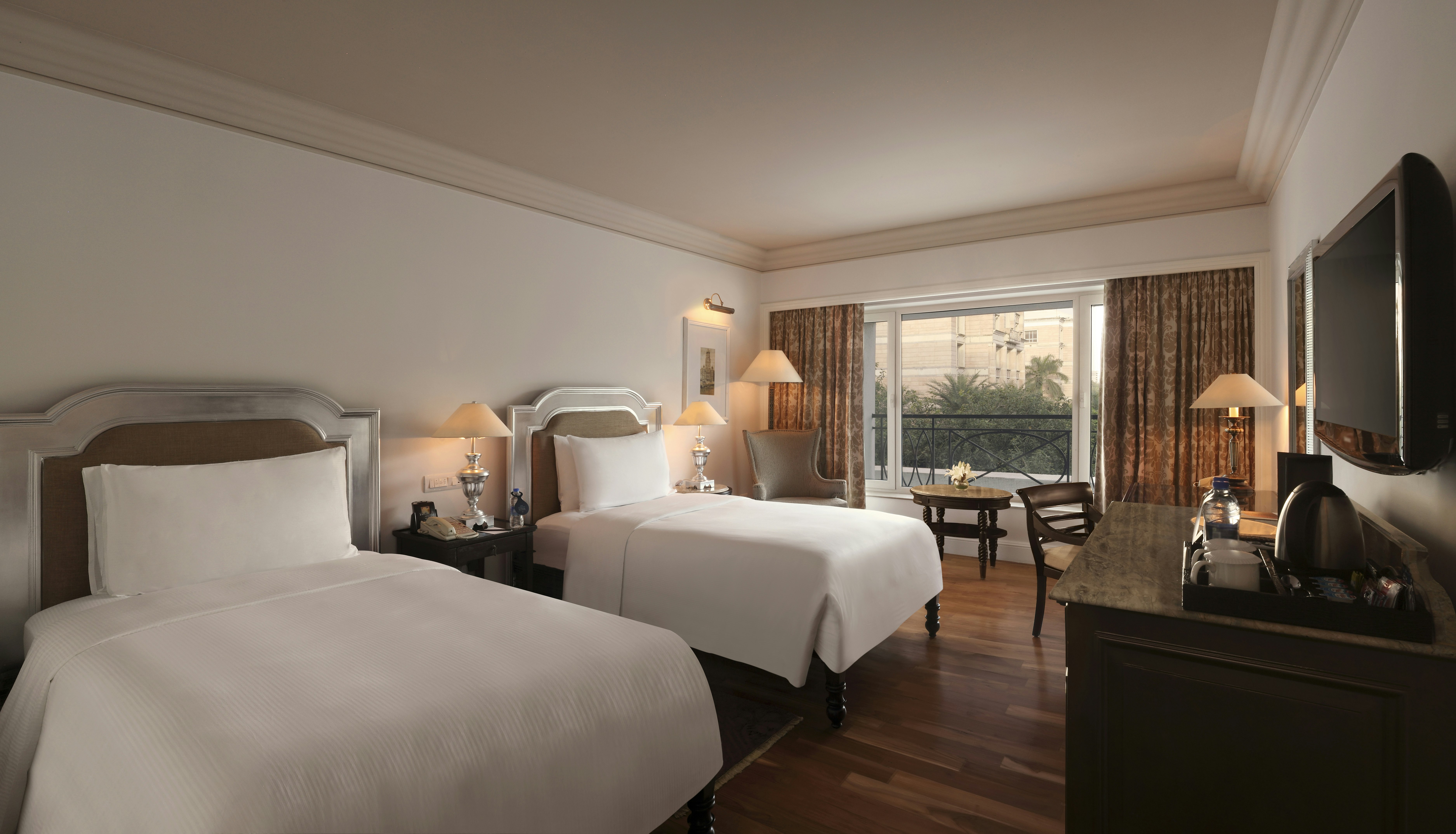 GUEST ROOM, TWIN BEDS