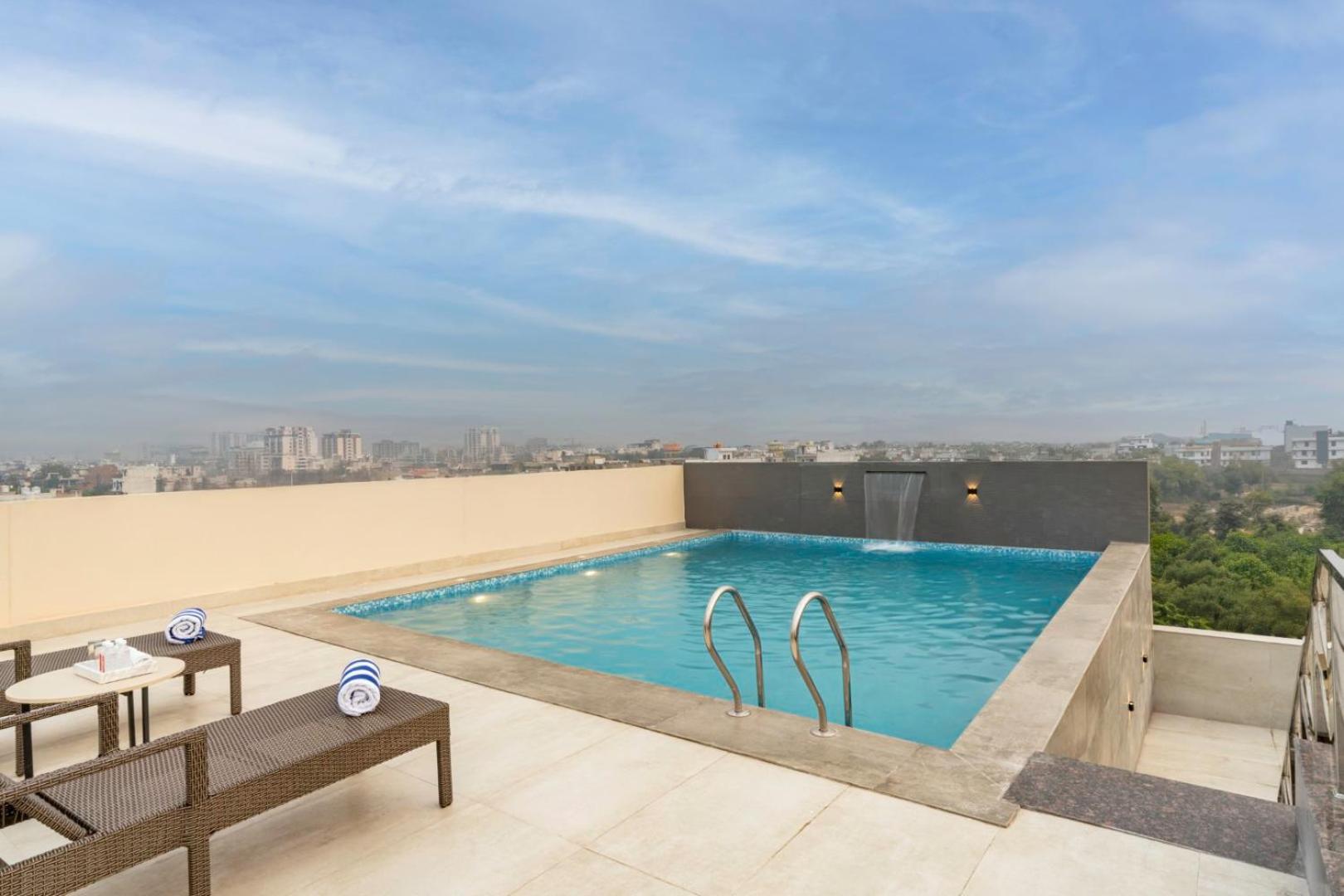 Clarks Inn Suites Agra 50/52