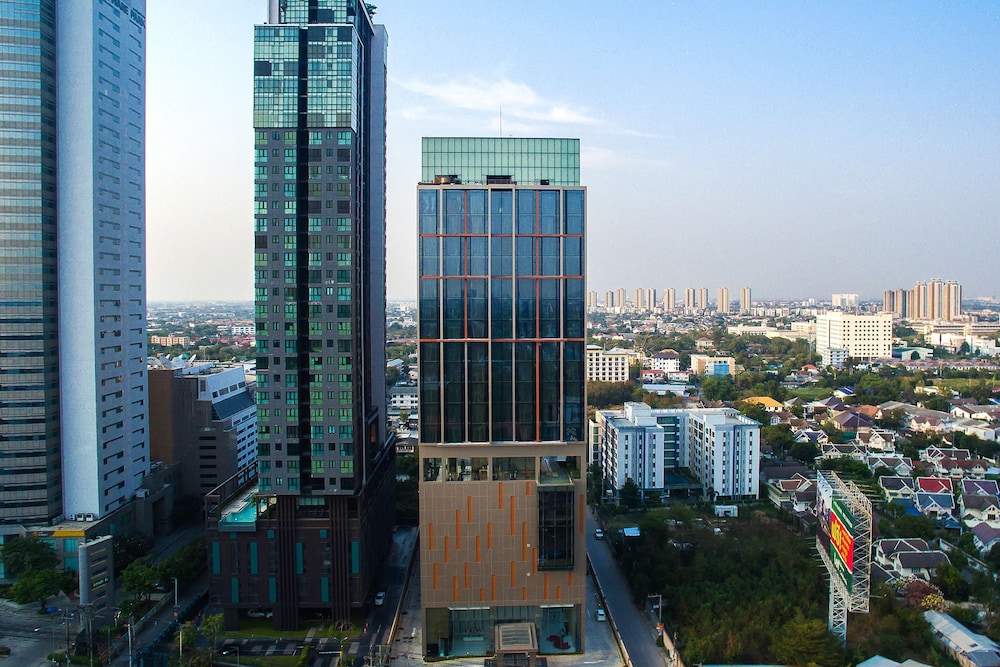 Best Western Plus Wanda Grand Hotel in PAK KRET