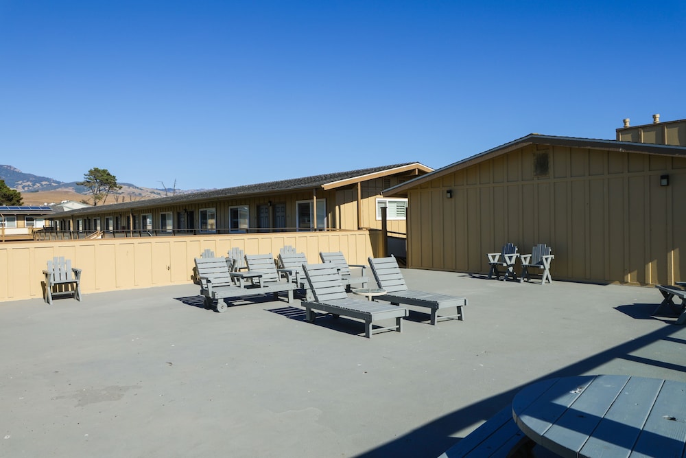 Silver Surf Motel 47/72