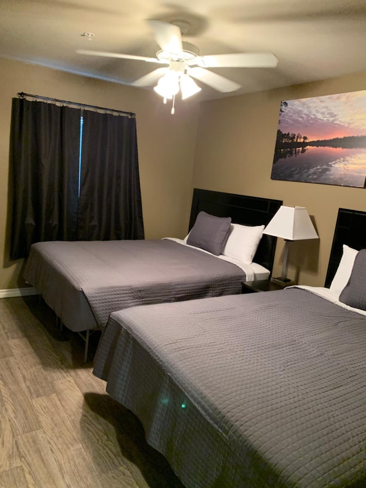 Eagle's Den Suites Andrews a Travelodge by Wyndham 8/55