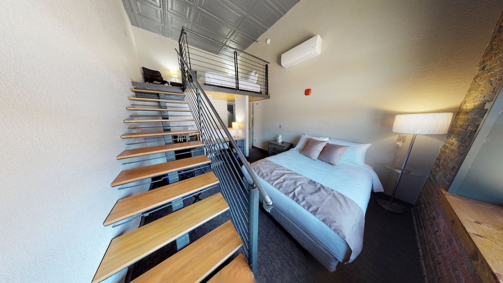 The Hotel Sturgis 19/50