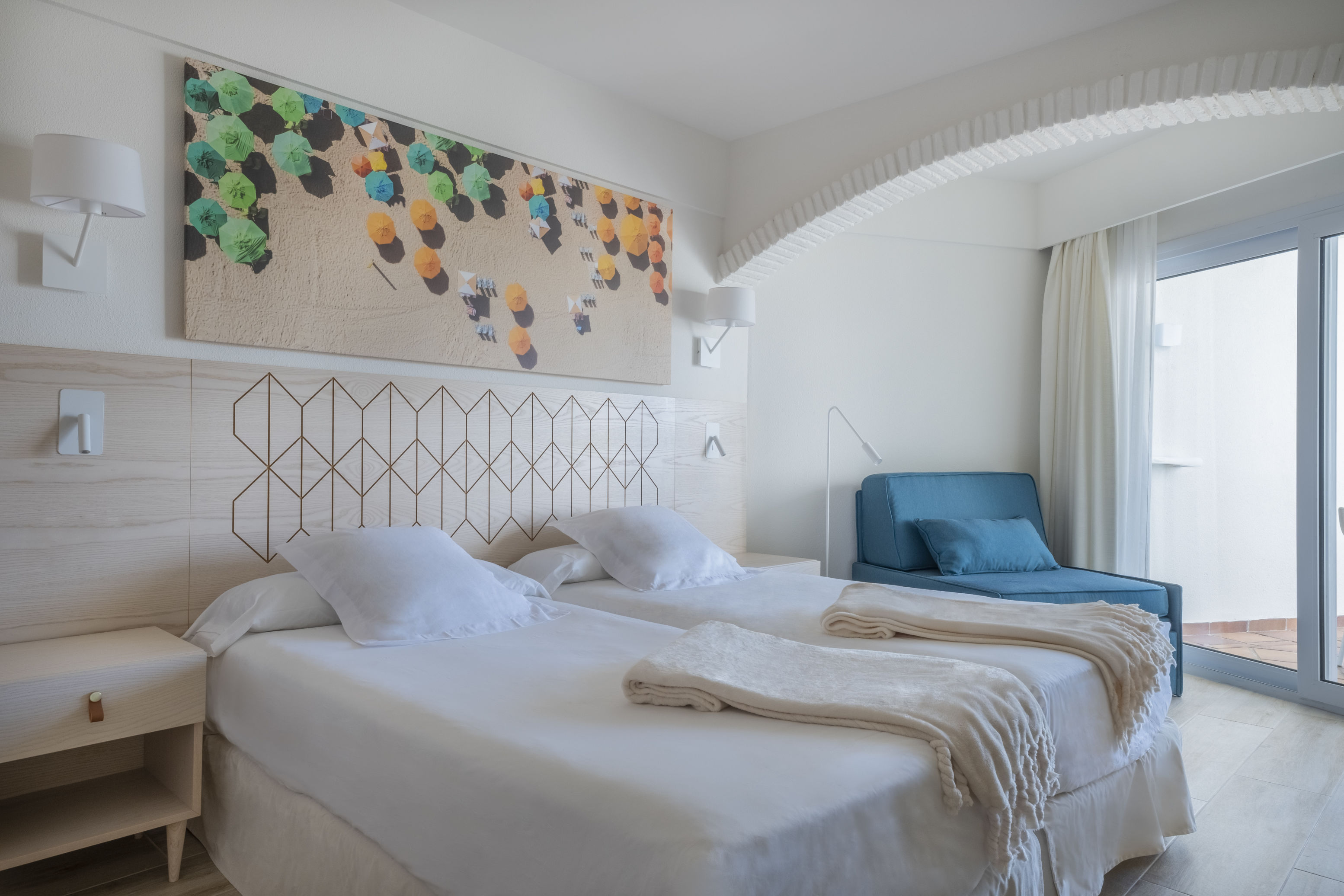 Room, Single, Double Bed, Lateral Side Sea View