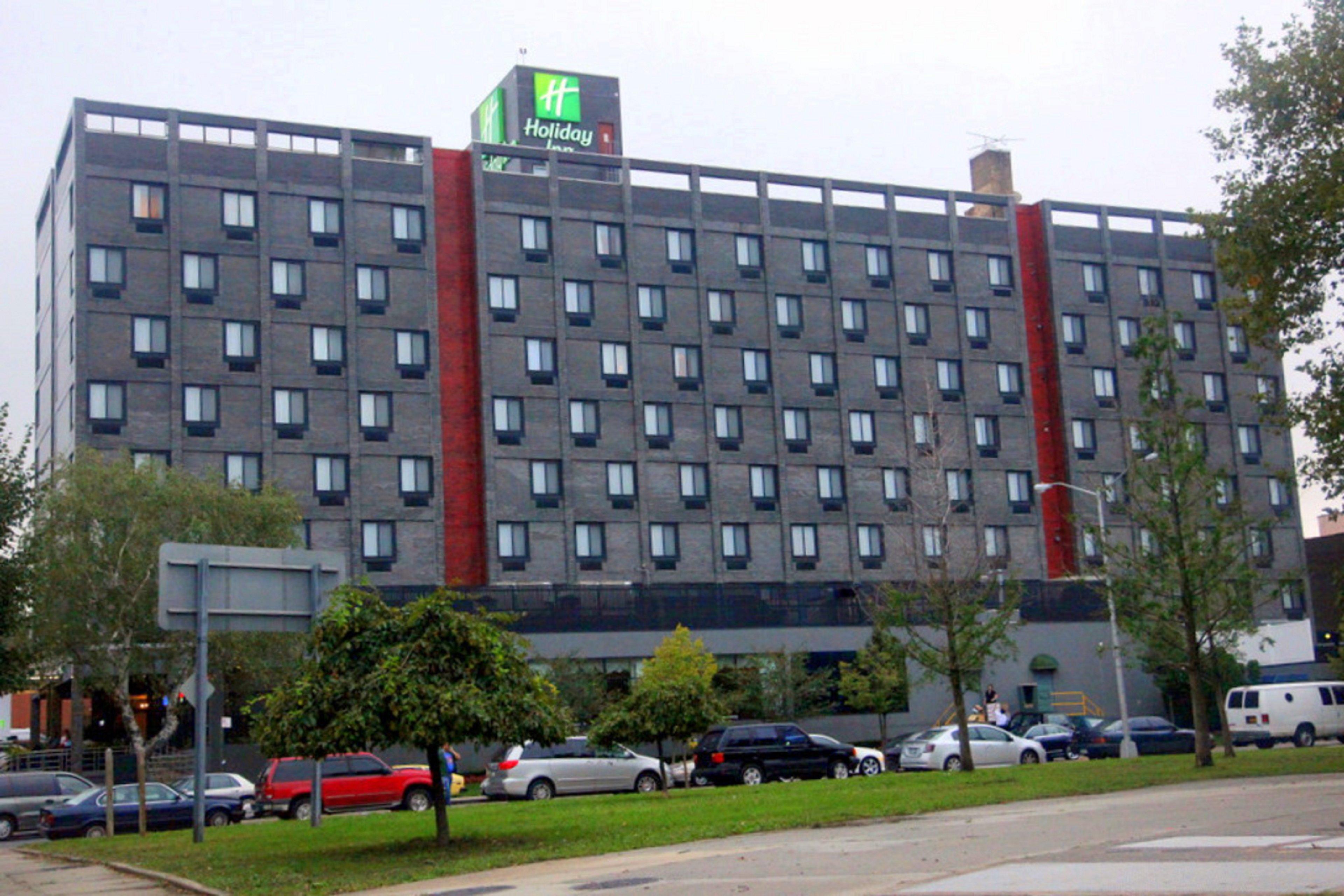 The LaGuardia Hotel 4/34