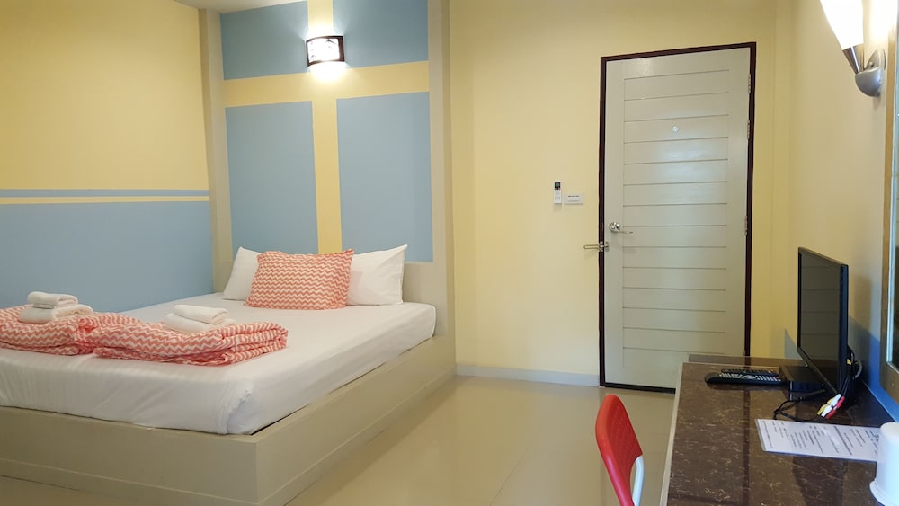 Juntima Place At Amphawa 6/69