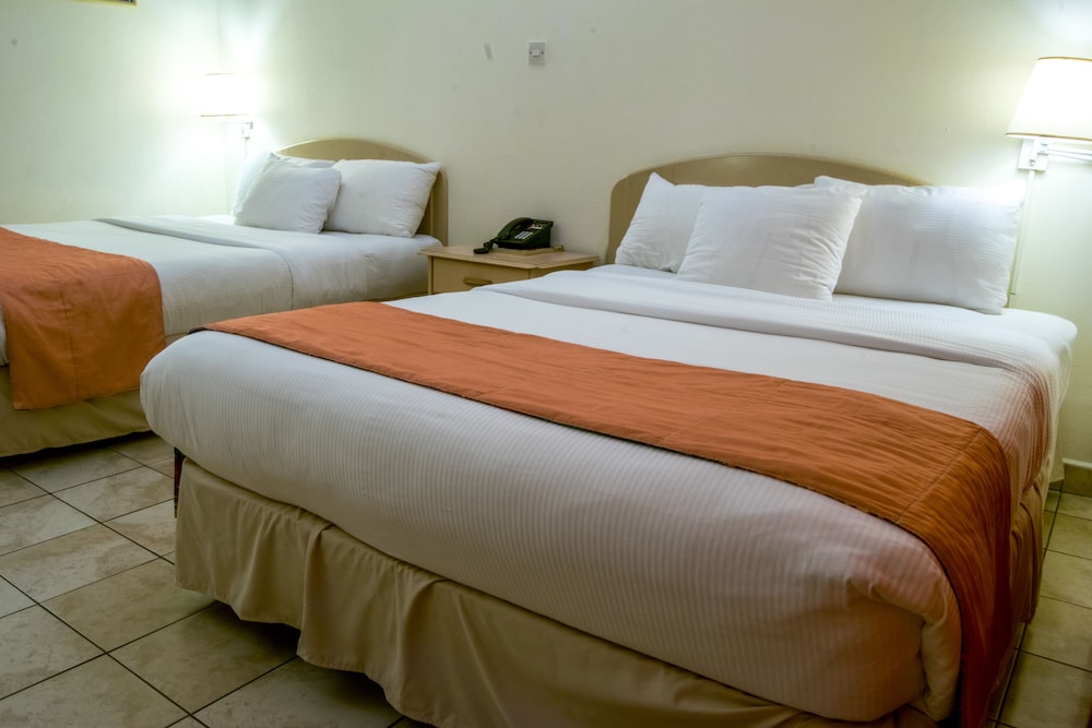 Siesta Hotel 36/75