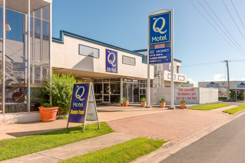 The Q Motel 6/7