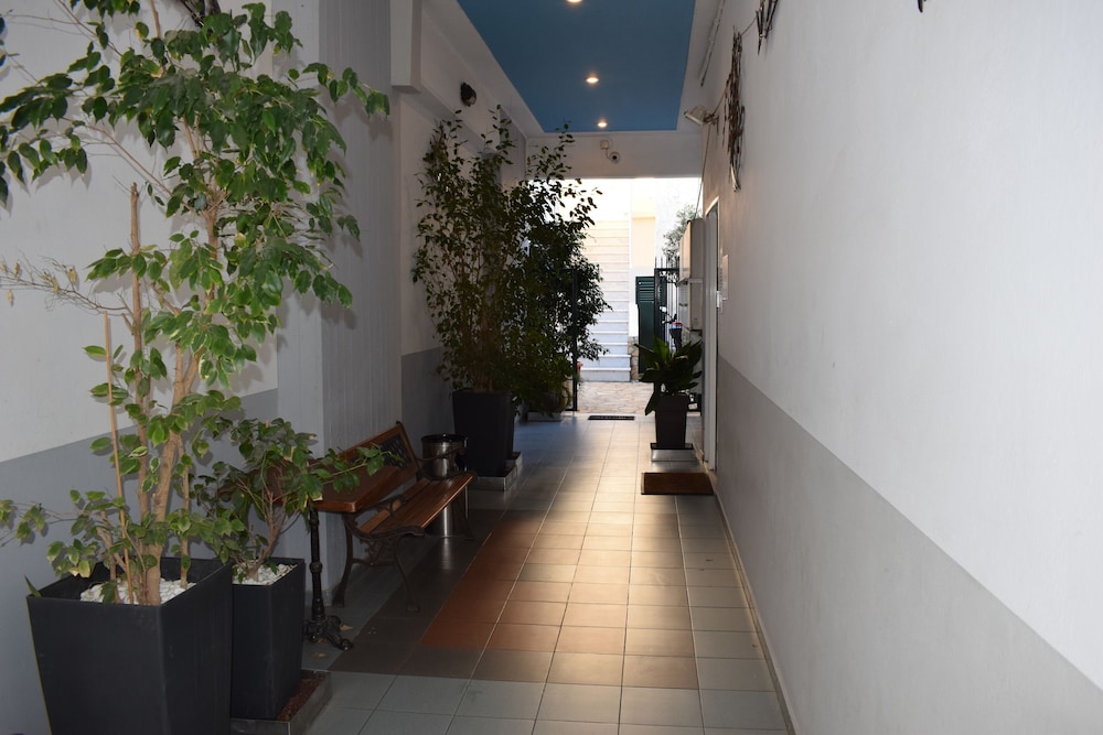 Alena Apartments 40/50