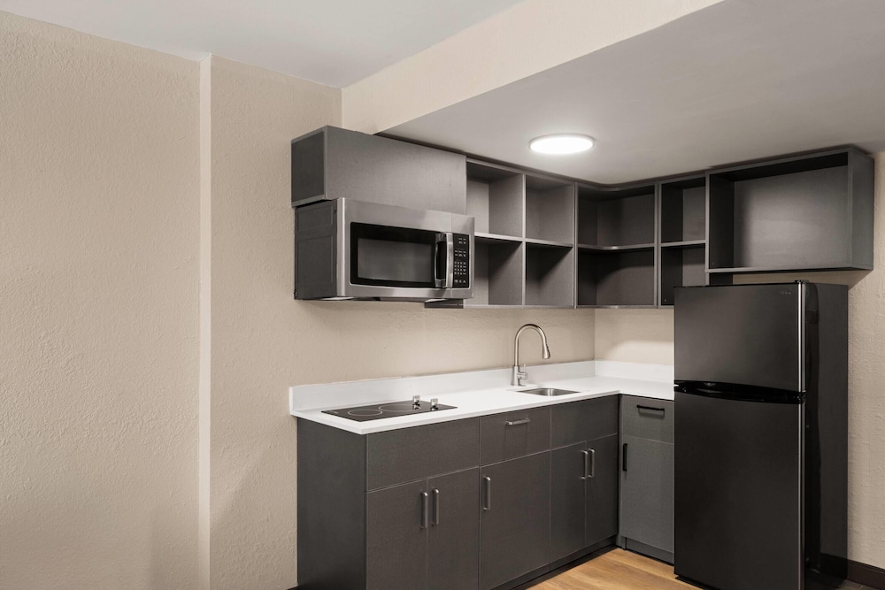 Hawthorn Extended Stay by Wyndham Nashville Airport/Opryland 45/50