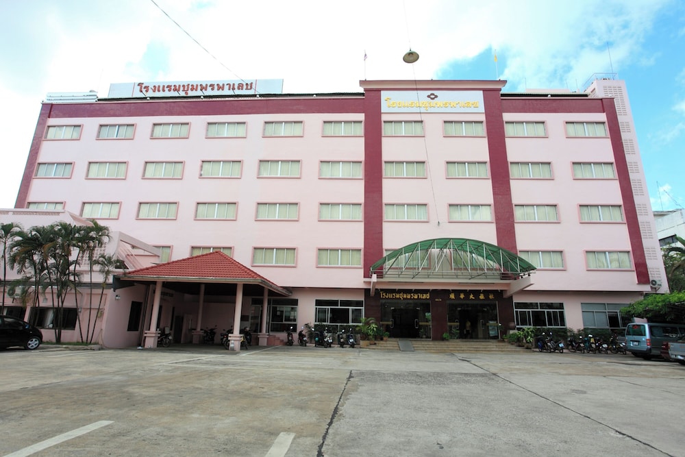 Chumphon Palace Hotel 6/47
