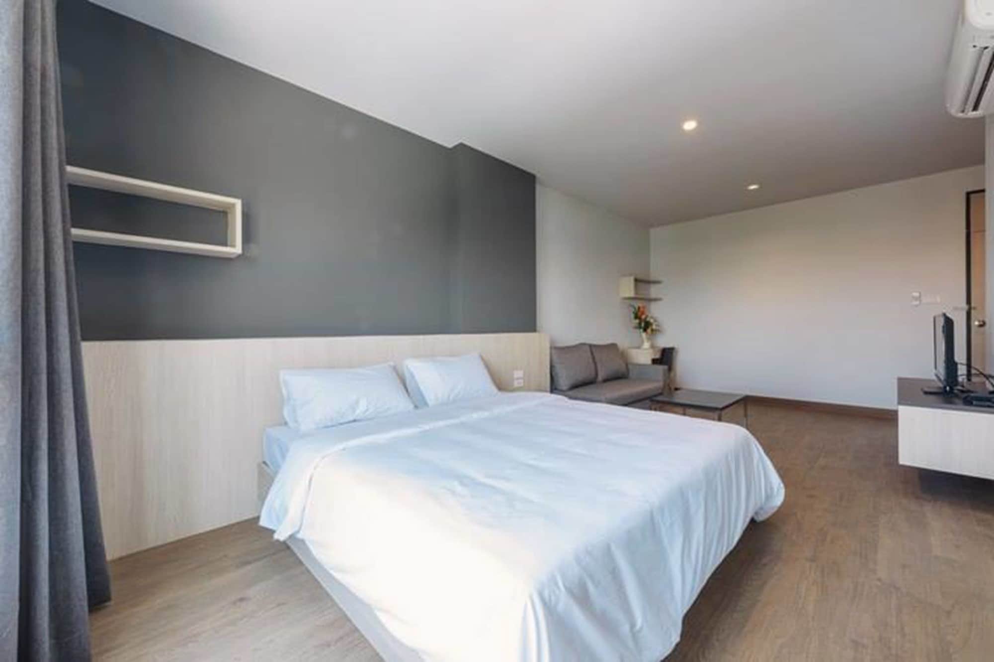 STUDIO, DOUBLE BED
