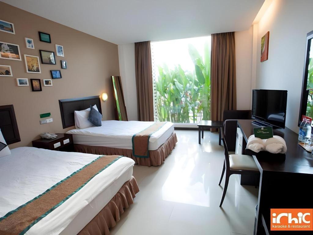 I Hotel 14/80