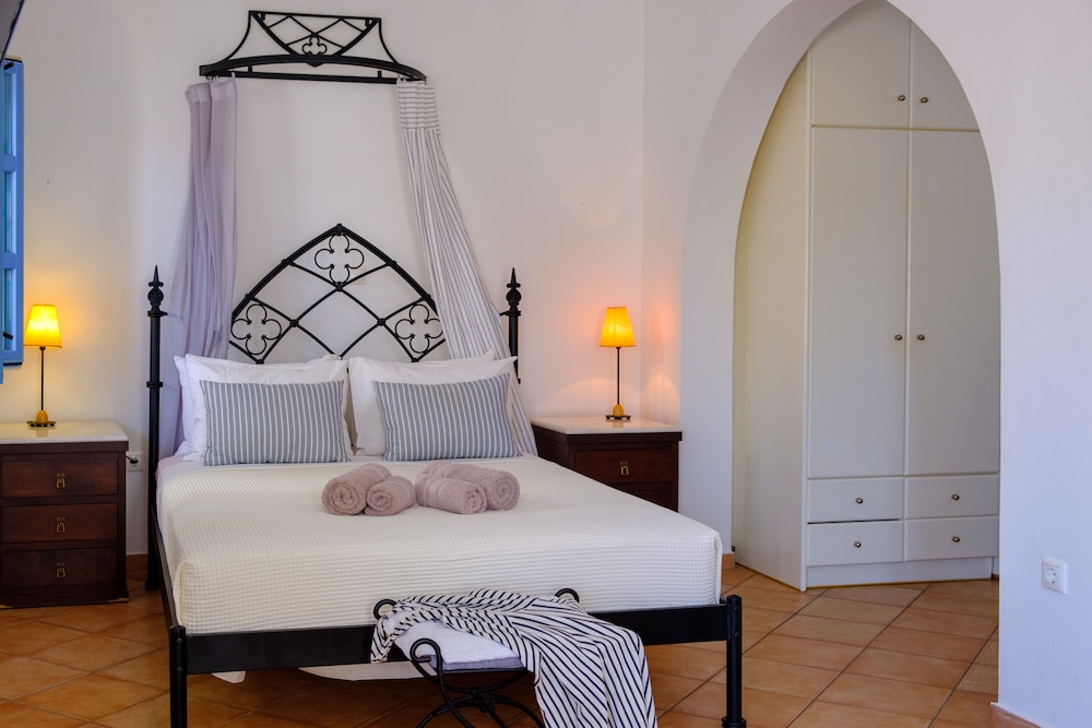 Ixthioessa Hotel 10/53