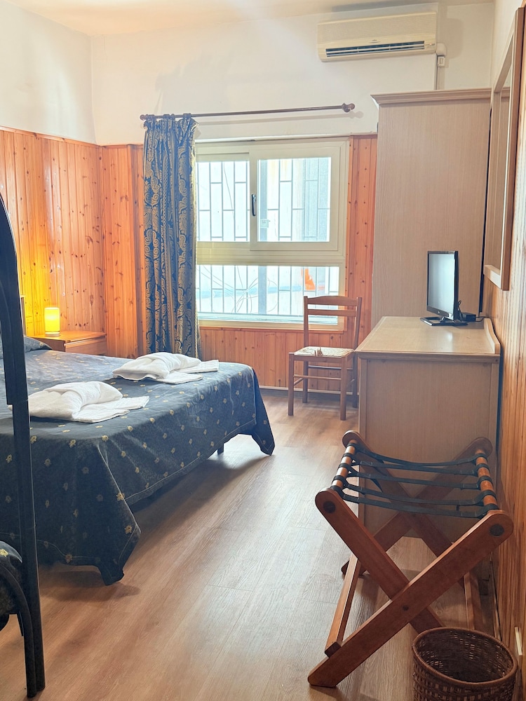 ECONOMY, DOUBLE BED