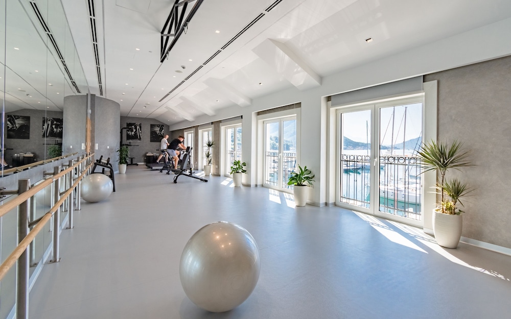 Lazure Hotel and Marina 26/50