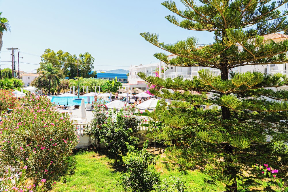Ikaros Hotel 64/70