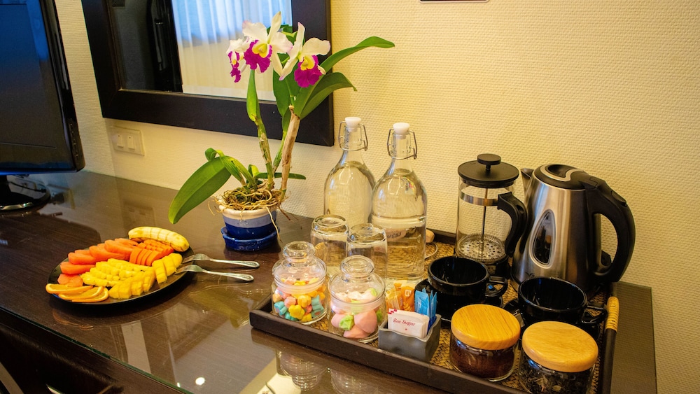 The Lokal Hotel Phuket 20/37